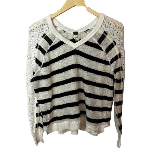 We‎ the Free V Neck Gauzy Crochet Fluffy Lou Striped Sweater Cotton Knit XS Top - Picture 4 of 9